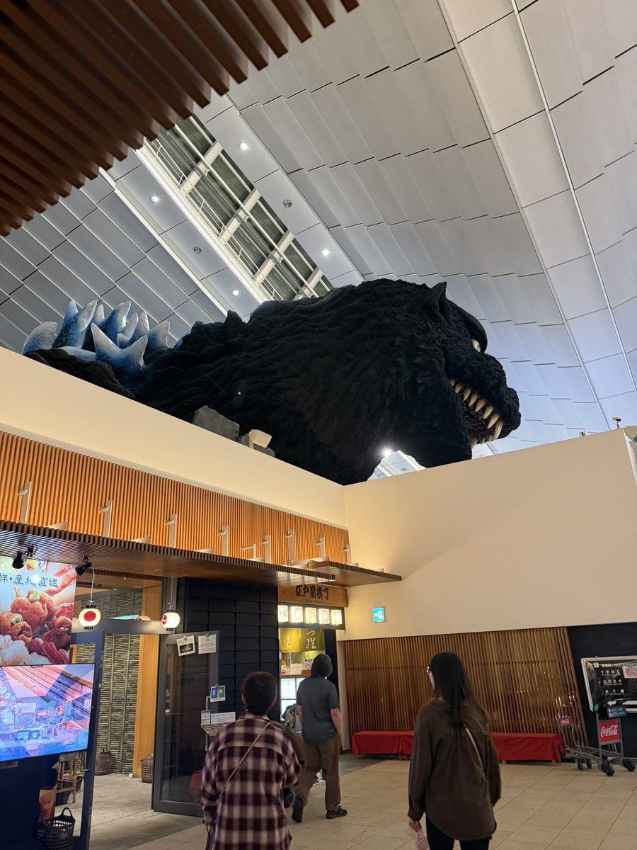 おかちー tweet media