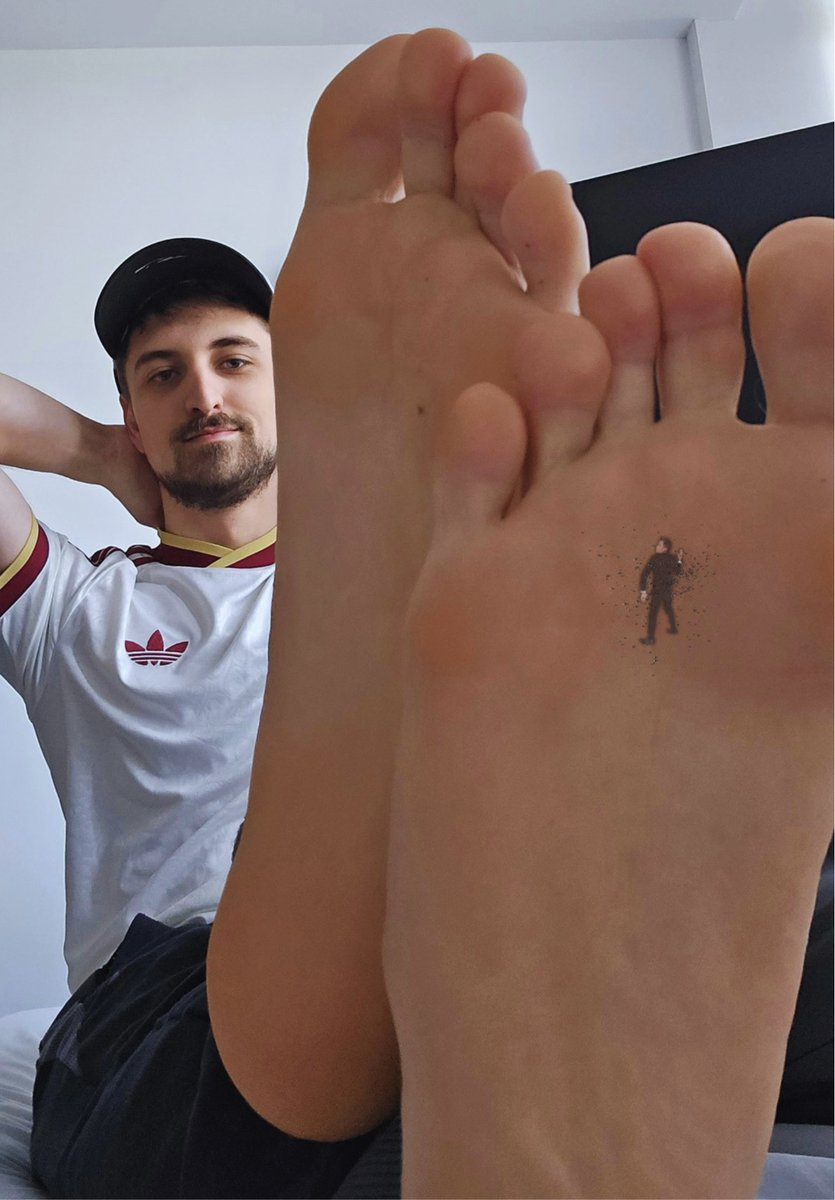 Joey 🐜 🦶🏼 tweet media