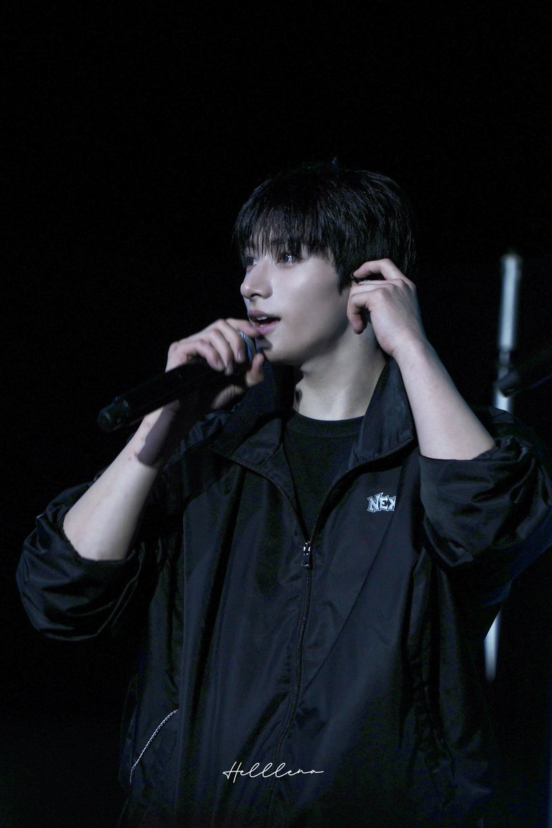 HelllenA_ tweet media