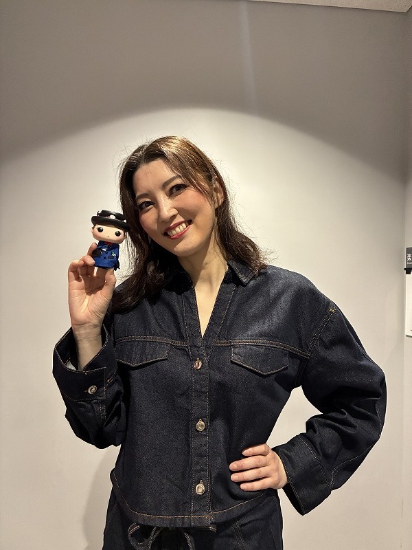 spice_stage's tweet photo. 【レポ＆インタビュー】
#朝夏まなと #メリーポピンズ #メリーポピンズ2026

朝夏まなと、新メリー役デビュー！ プレビュー初日直後に直撃～色鮮やかでマジカルな夢の世界を旅する3時間　ミュージカル『メリー・ポピンズ』開幕レポ＆インタビュー
https://t.co/7aY5tJIcBI https://t.co/4uUTKph30I
