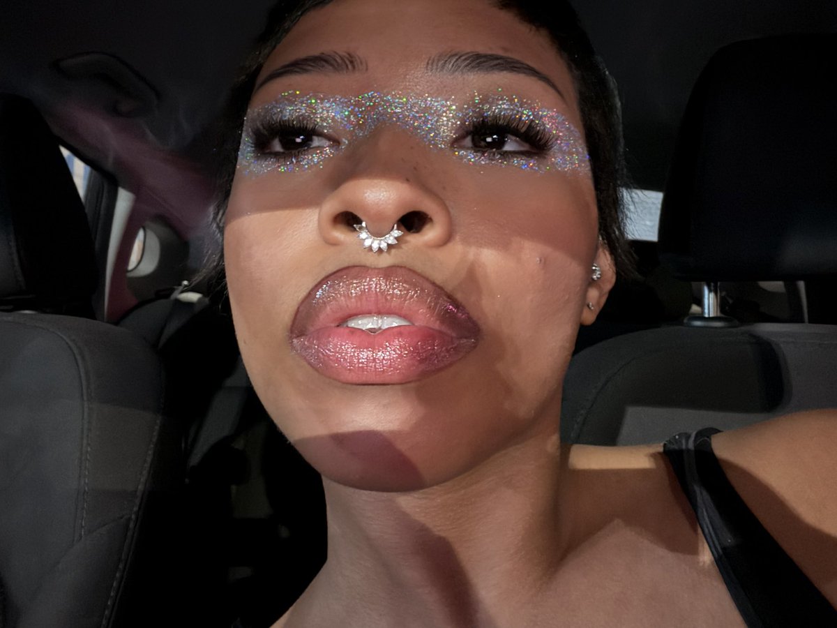 oliviasade tweet media