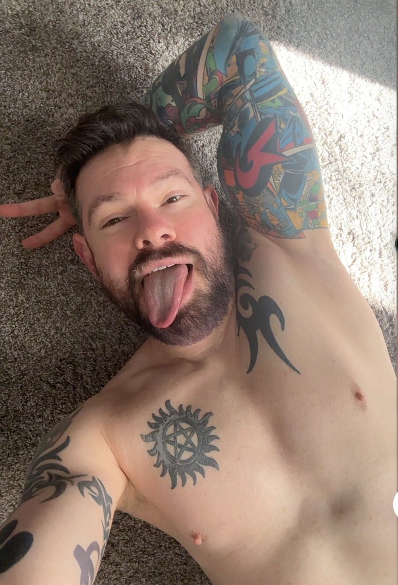 Gay Comic Geek tweet media