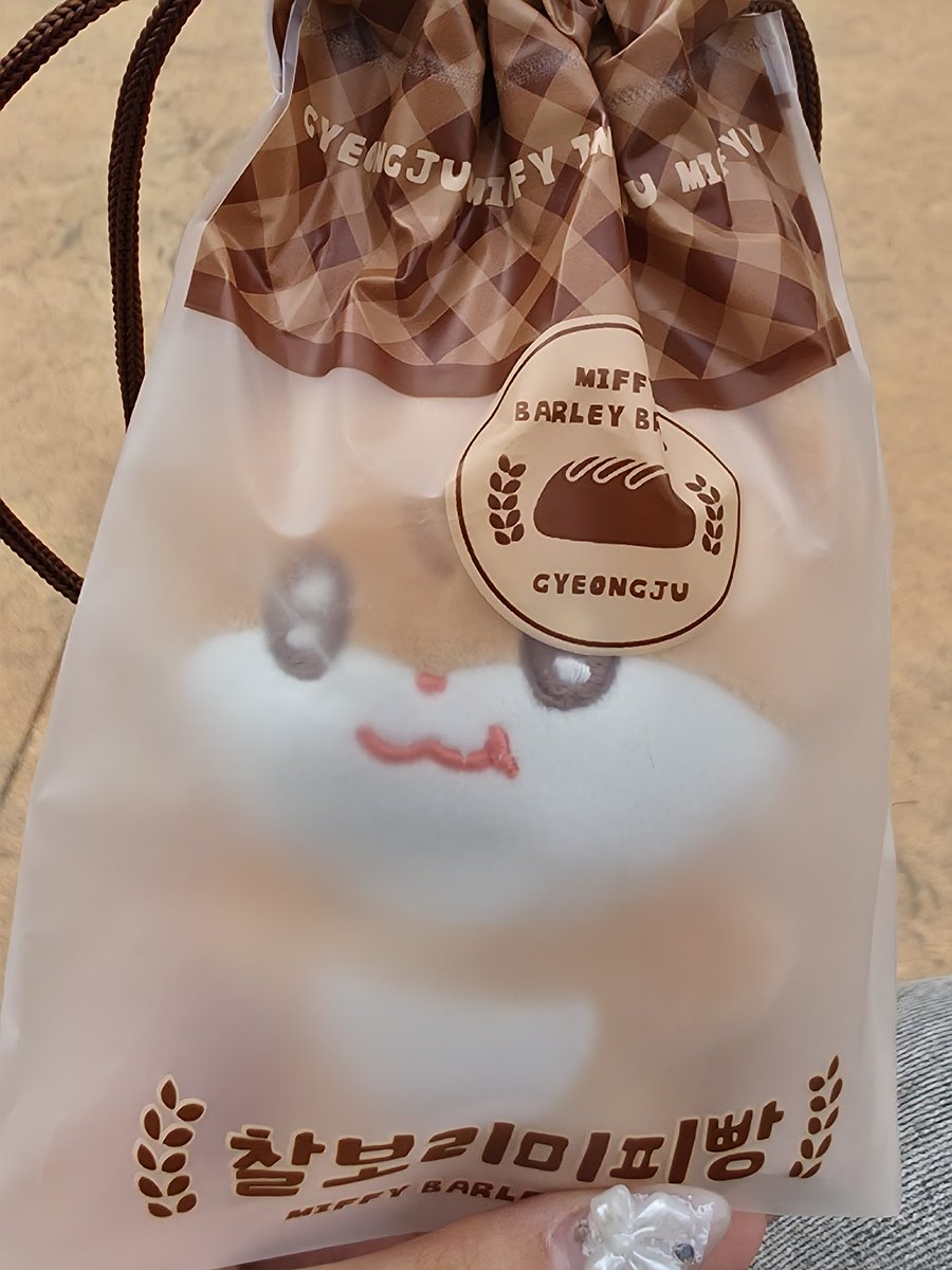 진수까마귀 tweet media