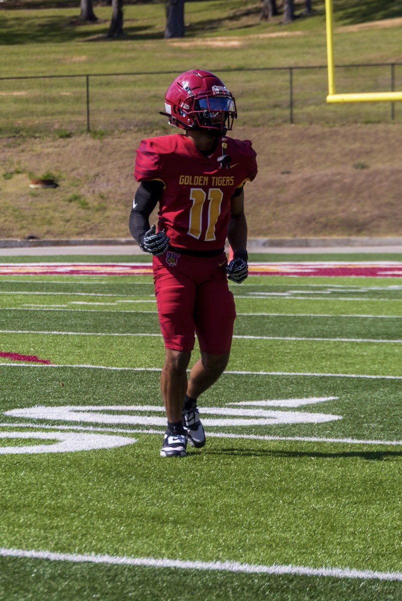 𝓒𝓪𝓵𝓮𝓫 𝓢𝓪𝓷𝓭𝓮𝓻𝓼 tweet media