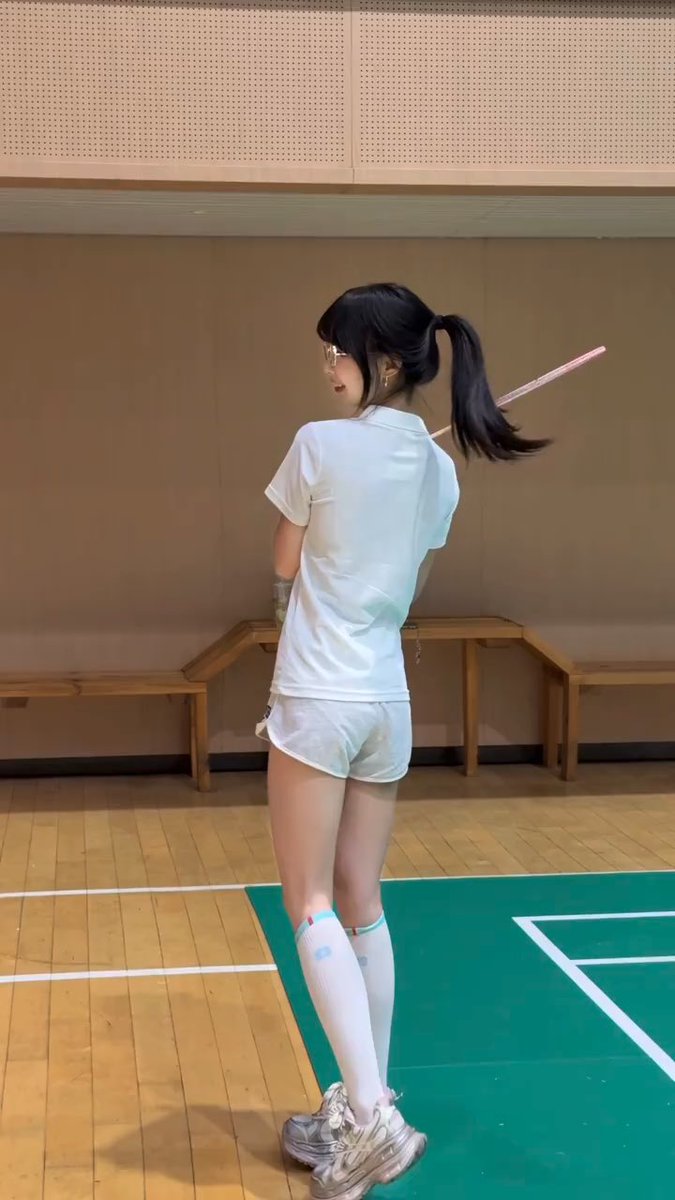 羽毛球🏸 https://t.co/8mLD9hXTpk