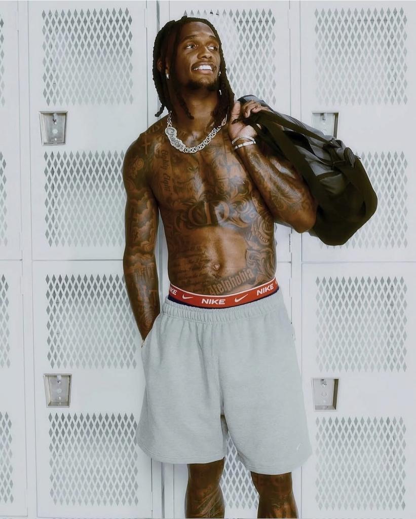 Deloris Van Cartier's Secret Child tweet media