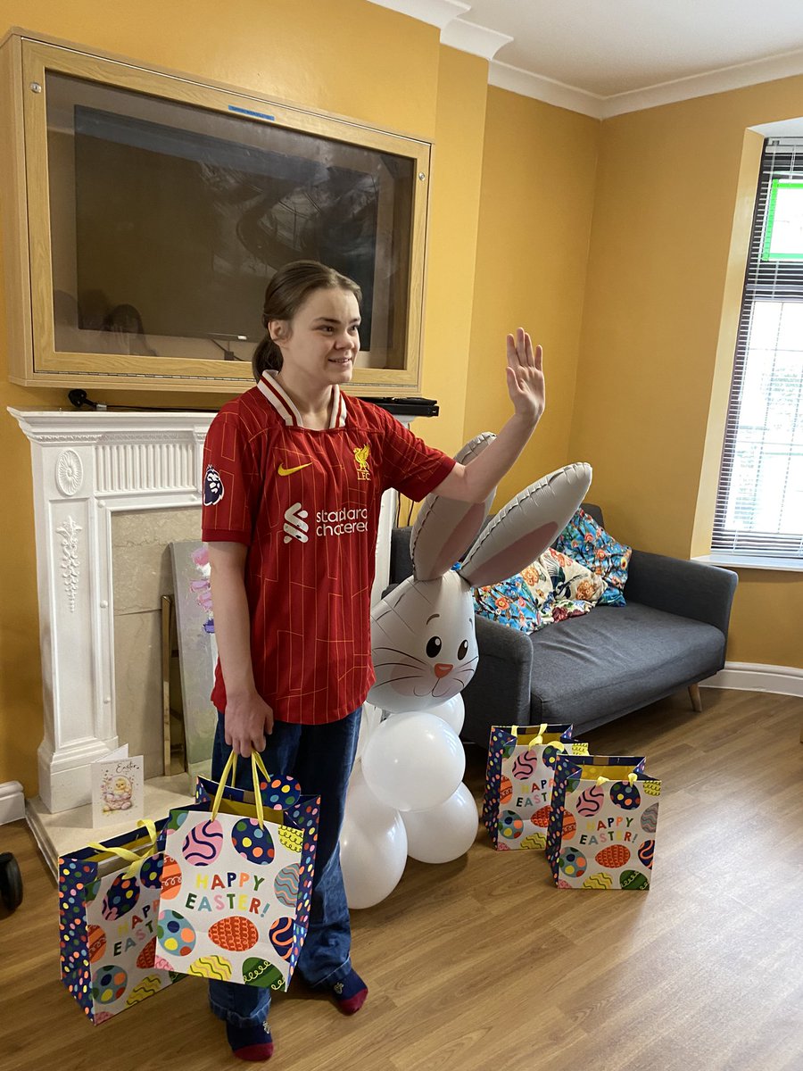 daughttey's tweet photo. Cara daughtrey happy Easter 🐣 age 24 https://t.co/Bz8CxIPIyP