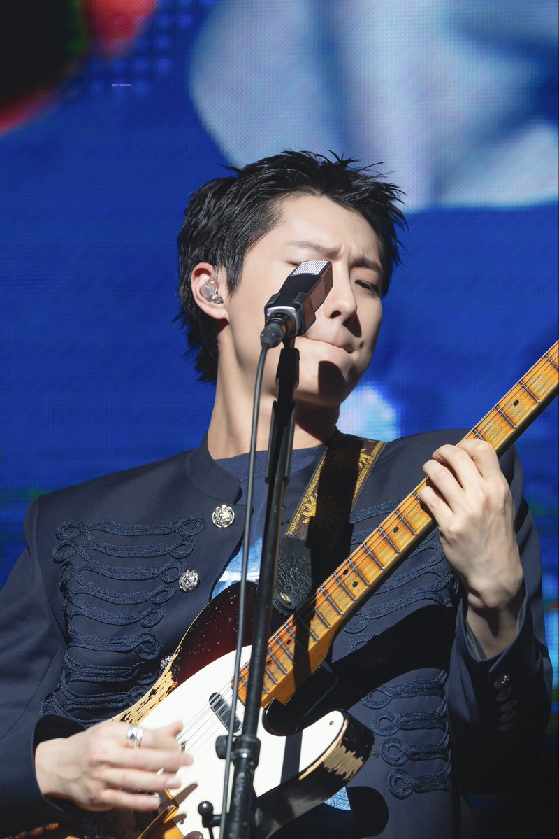 ᵒⁿ ʸᵒᵘʳ· tweet media