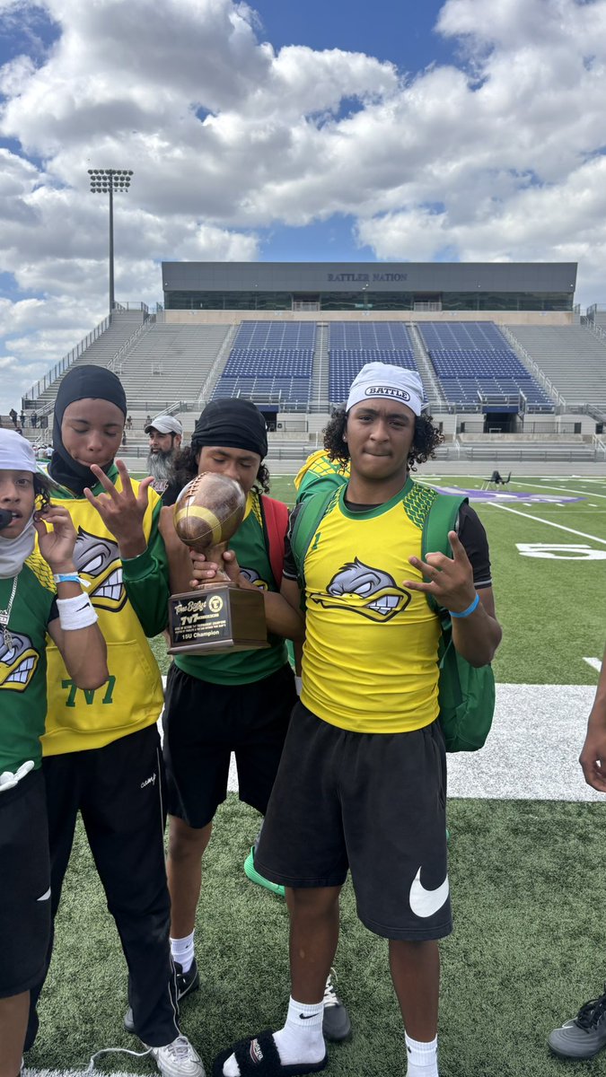 J0siahA's tweet photo. 7on7 champs 🏆
All that work finally paid off. Stayed locked in, trusted my team, and finished the job.
This just the beginning… more coming 💯🔥 #football #tonebaby #fyp https://t.co/pgZddbusAb