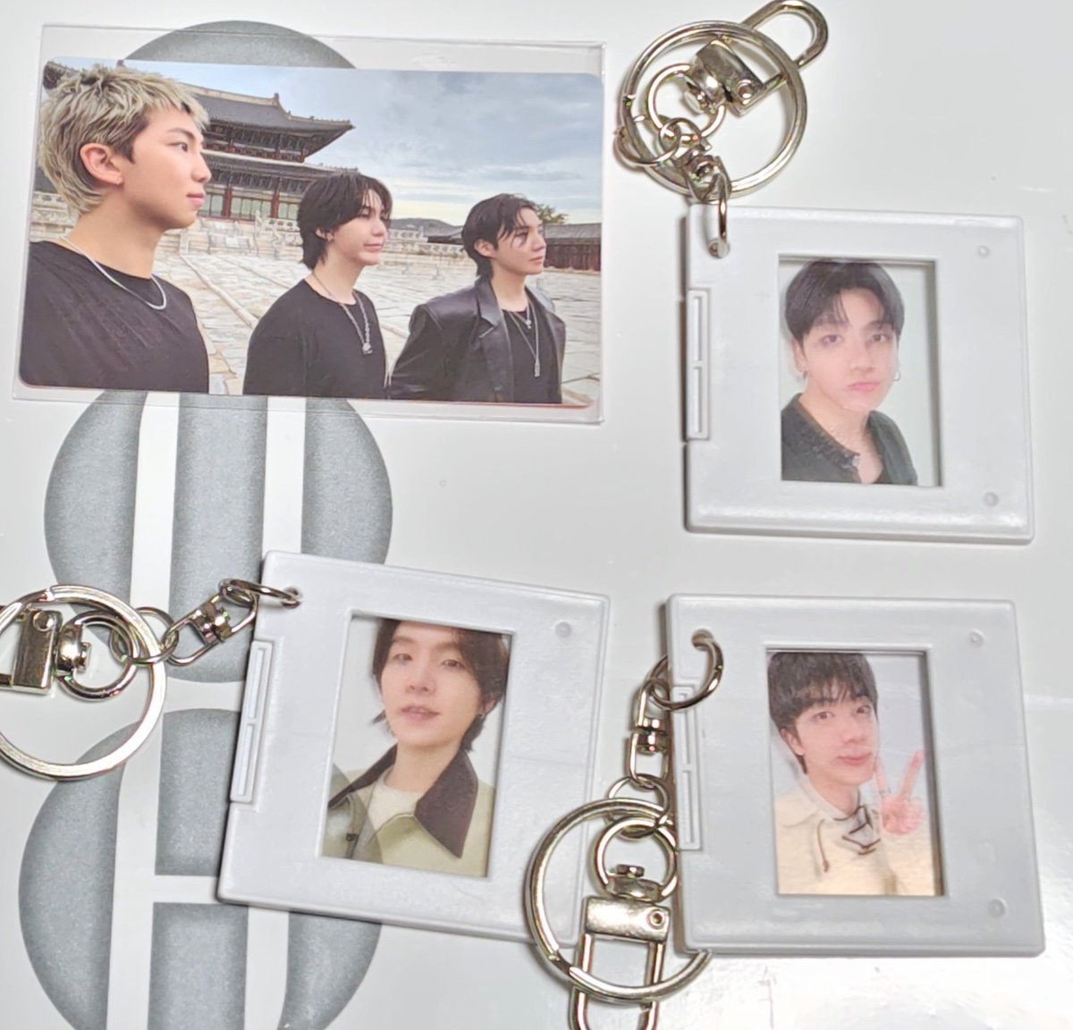 あずち tweet media