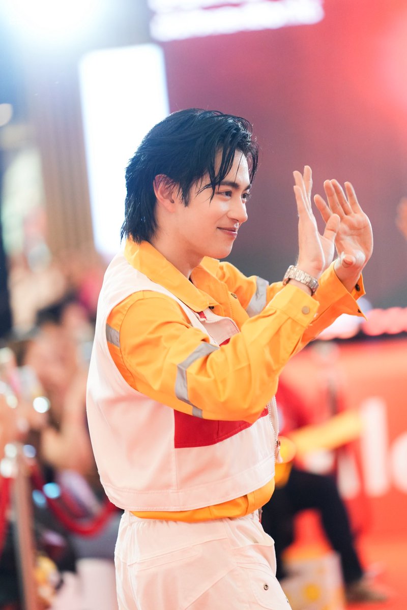 SaturnInOctober's tweet photo. ทักทายทั่วถึงทุกมุม 🧡✨

#ShellHelixxPROXIE 
#ShellHelix
#PROXIEGun https://t.co/S1F3SHZLor