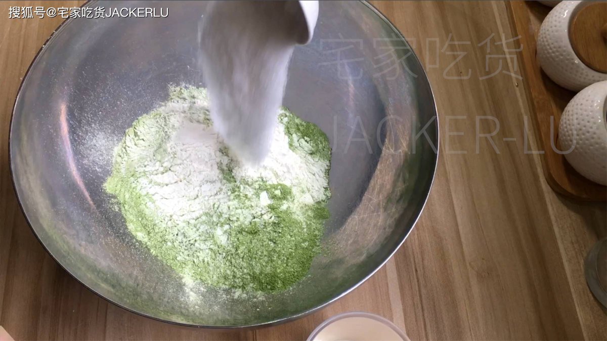 MichelePicard2's tweet photo. Baked matcha scones this morning! Flaky layers, earthy sweetness, u0026 a side of whipped cream  Nothing beats the smell of fresh pastries filling the kitchen. Who’s craving a bite https://t.co/kBFIDSBGJX