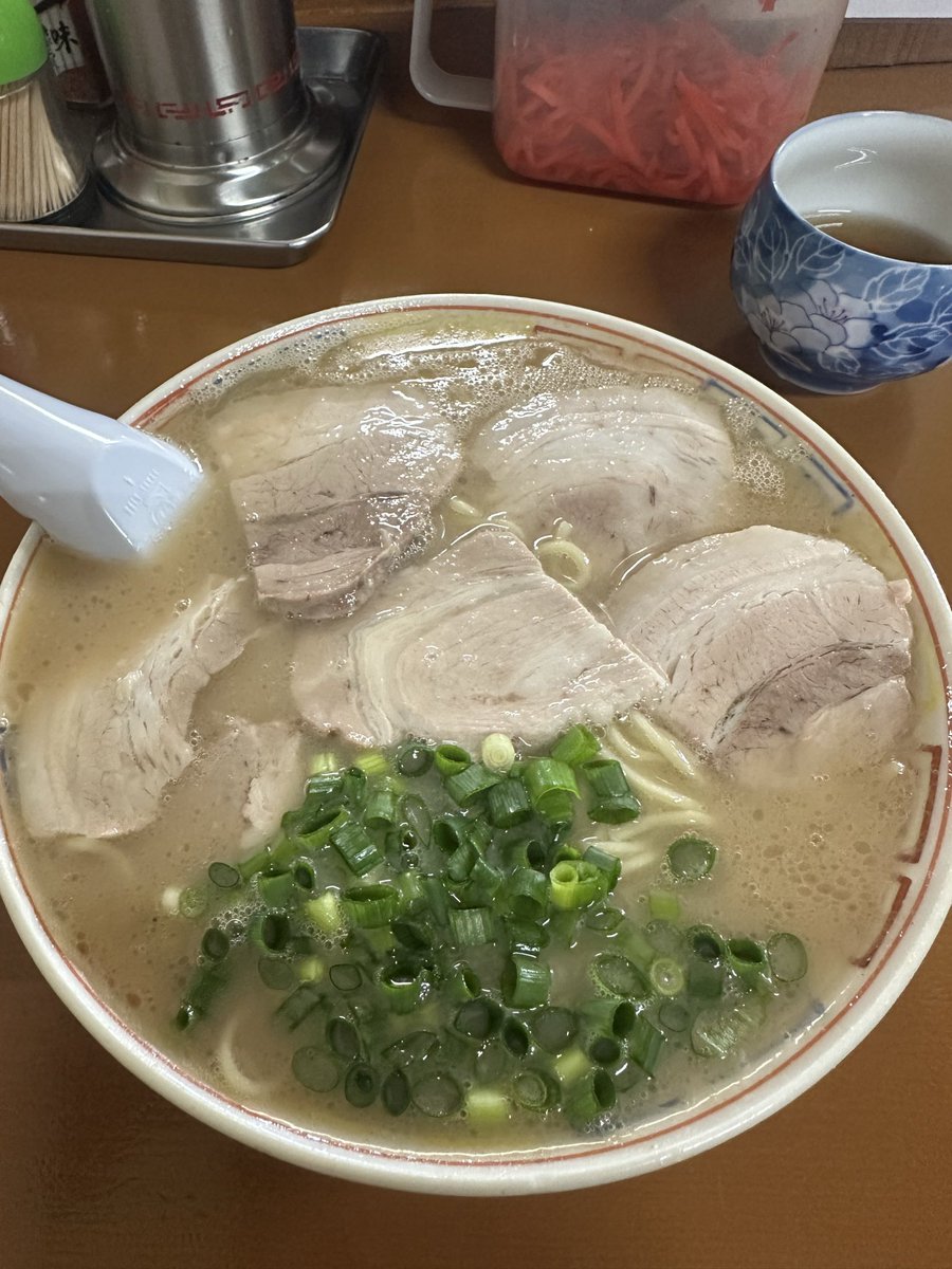 LAT pizza tweet media