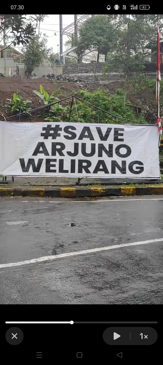 Era Prabowo adalah era dimana masyarakat sengaja dibunuh melalui kerusakan lingkungan. 
Saat ini hutan di tretes Jawa Timur mau dibabat habis untuk rumah.