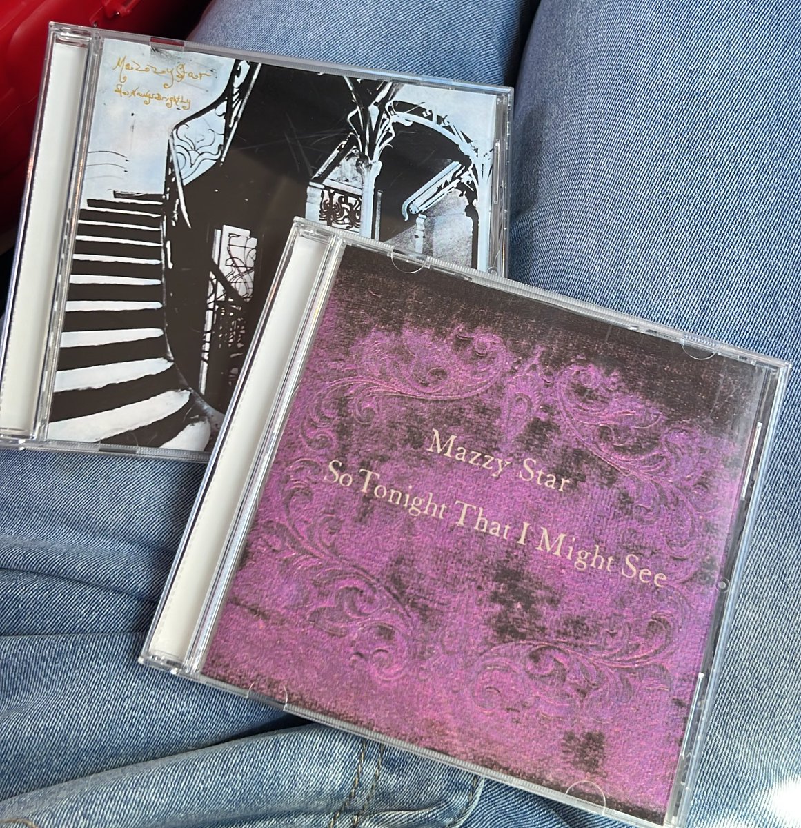 pperciee's tweet photo. i was gunna kill myself but then found 2 mazzy star cds at the thrift https://t.co/WfnAQXvEUt