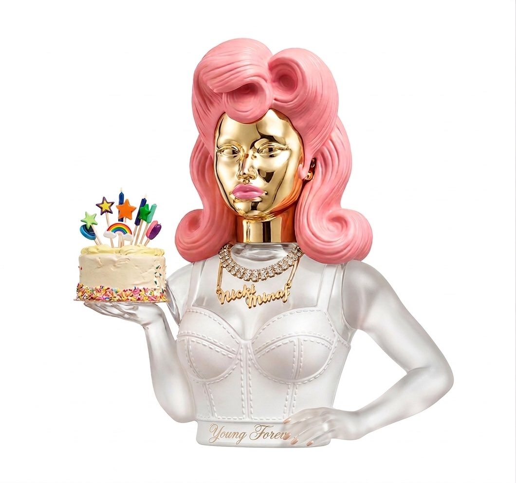 Romanchucky210's tweet image. To all my birthday Barbz this one is a special limited edition collection piece for you called  Young Forever , a beautiful birthday smell to celebrate your birthday elegant and full of celebration and limited time #NickiMinajFragrance #Barbz #NickiMinaj