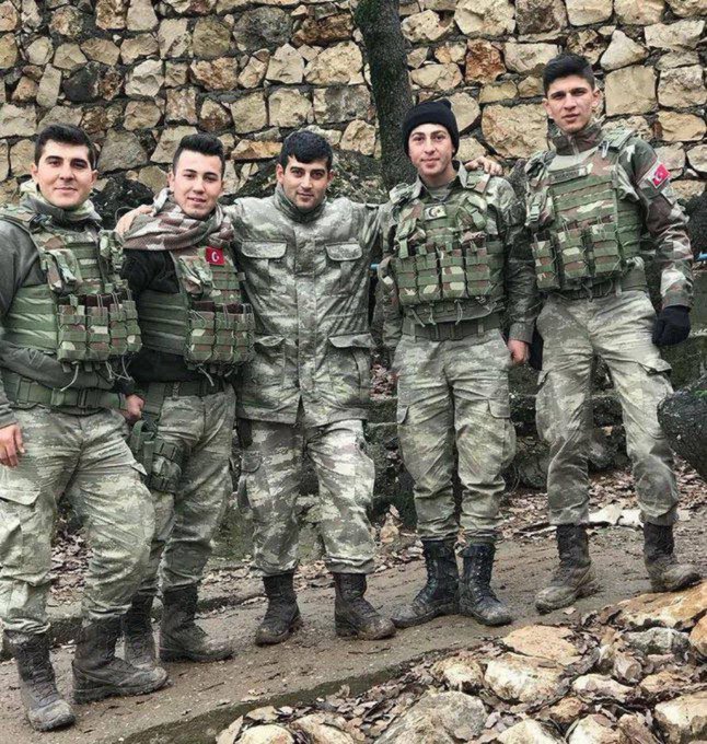 🇹🇷Tek kare 5 şehit

Şehit P.Uzm.Onb. Turgut Burkay KORKMAZ
Şehit P.Uzm.Onb. Ali TAŞÖZ
Şehit P.Asb.Kd.Çvş. Akif AKÇADAĞ
Şehit P.Uzm.Onb. Osman AK
Şehit P.Uzm.Çvş. Soner Enes BAYKUŞ  

Aziz Ruhları Şad Olsun.
