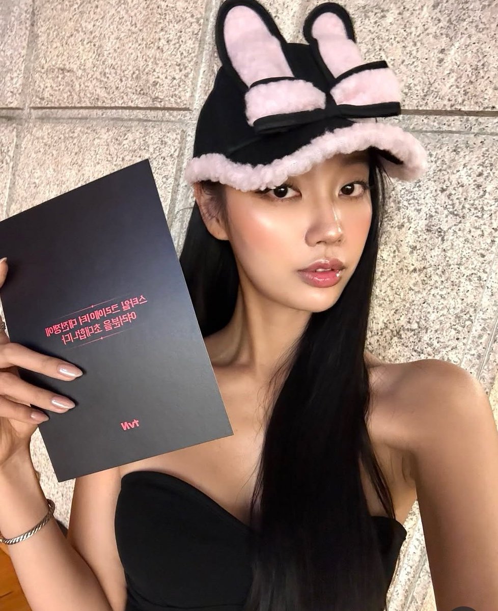 𝗟𝗢𝗘𝗬 tweet media