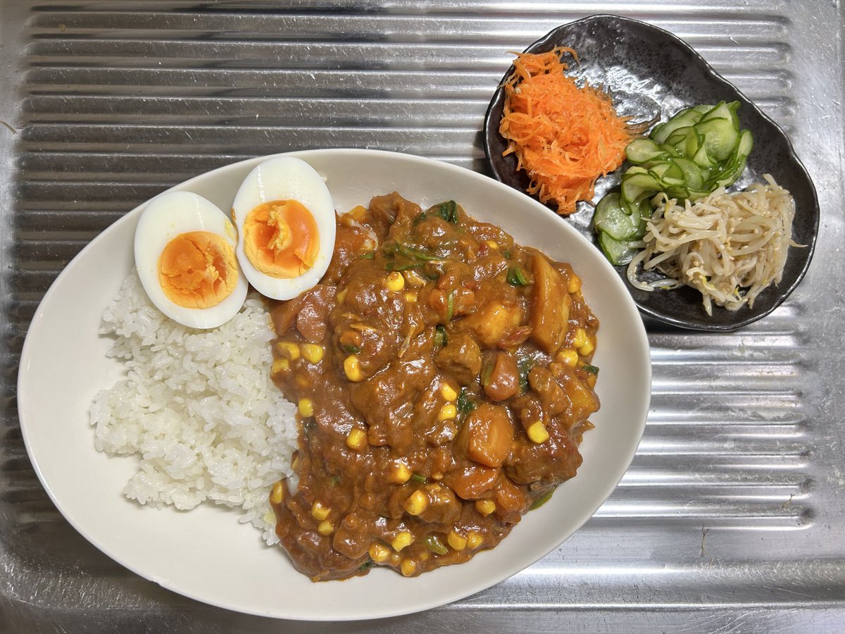 ととにく tweet media