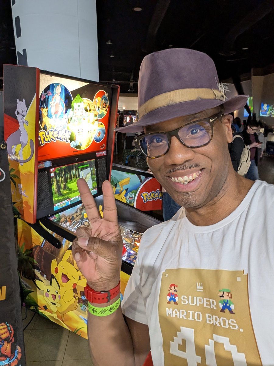 Rob64Games's tweet photo. The Louisville Arcade Expo delivers yet again! Chatting up Samantha Kelly (Princess Peach) &amp; Kenny James (Bowser), playing the new Stern pinball games Star Wars Fall of the Empire &amp; Pokémon, and discovering #retrogaming arcade &amp; console classics I've never seen - amazing show! 🕹️ https://t.co/SWzCoeQx21