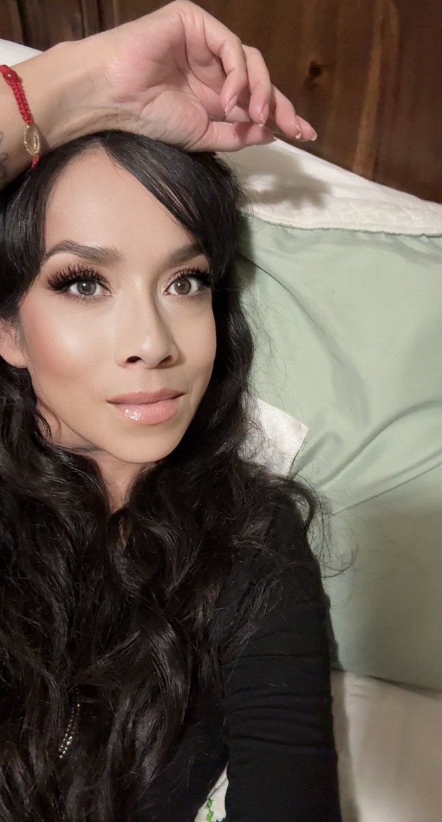 Elizabeth  🖤 Chivacapri🇲🇽 🐐 tweet media