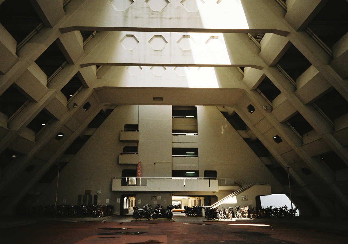 こまさん tweet media