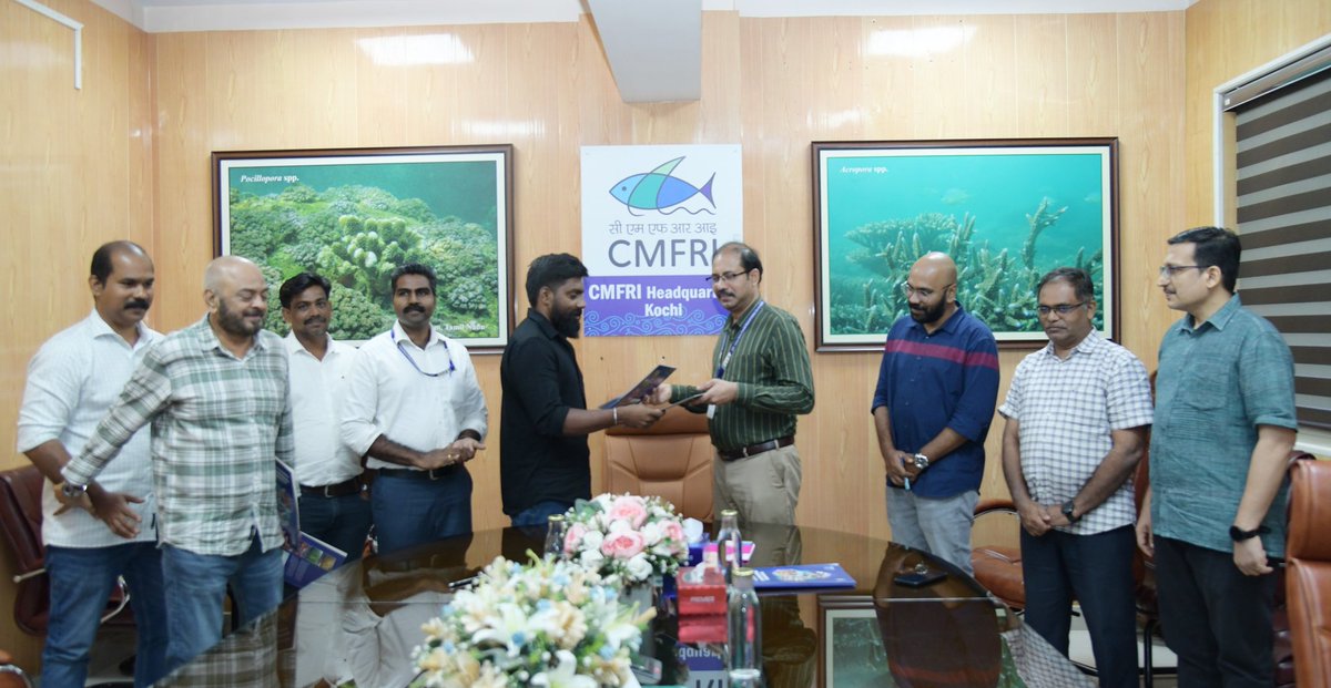 ICAR_CMFRI's tweet photo. ICAR-CMFRI has signed an MoU with three leading ornamental fish firms—Oceanic Fisheries, Marine Aquarium, and Aqua Care—to transfer advanced technologies in damselfish broodstock development and seed production.
#ICARCMFRI #FishFarming #OrnamentalFish #Aquaculture 
@icarindia https://t.co/SS3DQSoVQl