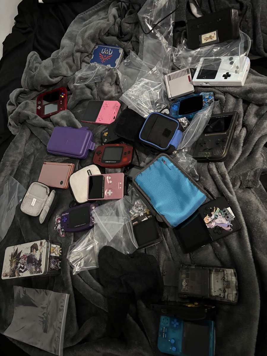 Riot S Retro PNGtuber tweet media