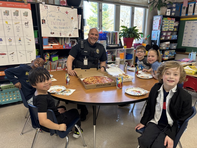 pwh105's tweet photo. Some of our fabulous 1st grade students used their positive points for a special lunch with Officer Zywicki 😃. https://t.co/YkBDAdMtgX