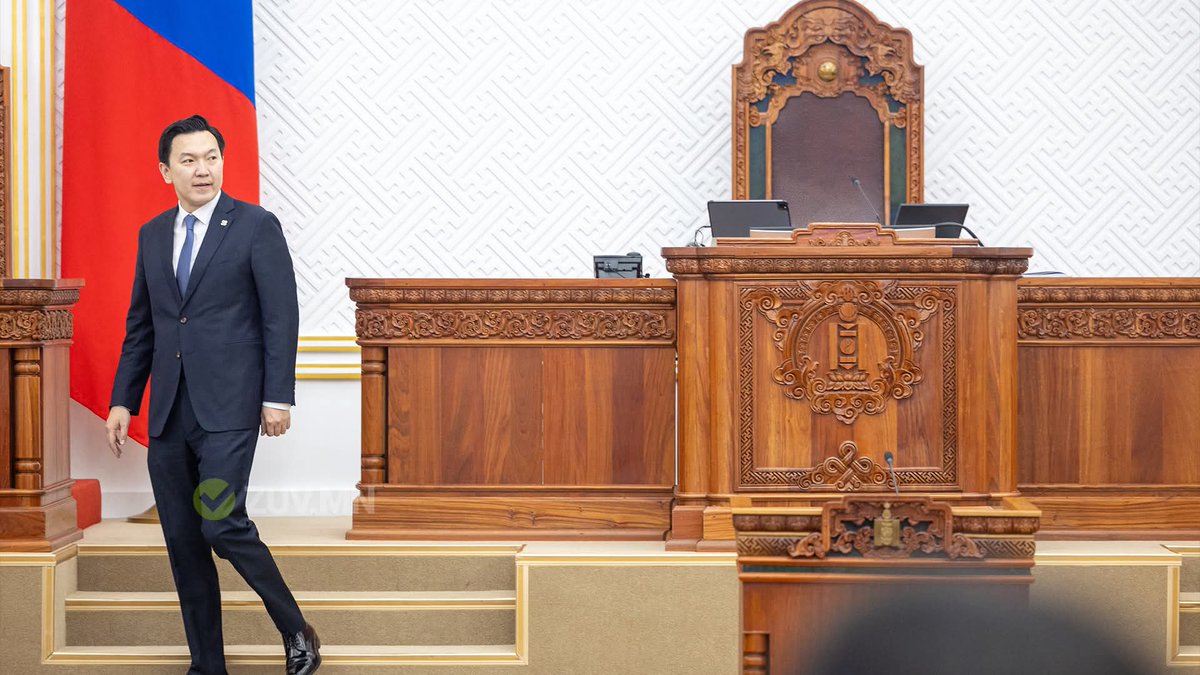 01jlmh's tweet photo. Хамгийн богино хугацаанд ИХ-ын даргын албан тушаал хашсан улс төрчөөр тодорчихсон уу https://t.co/uH8ebwDdA6