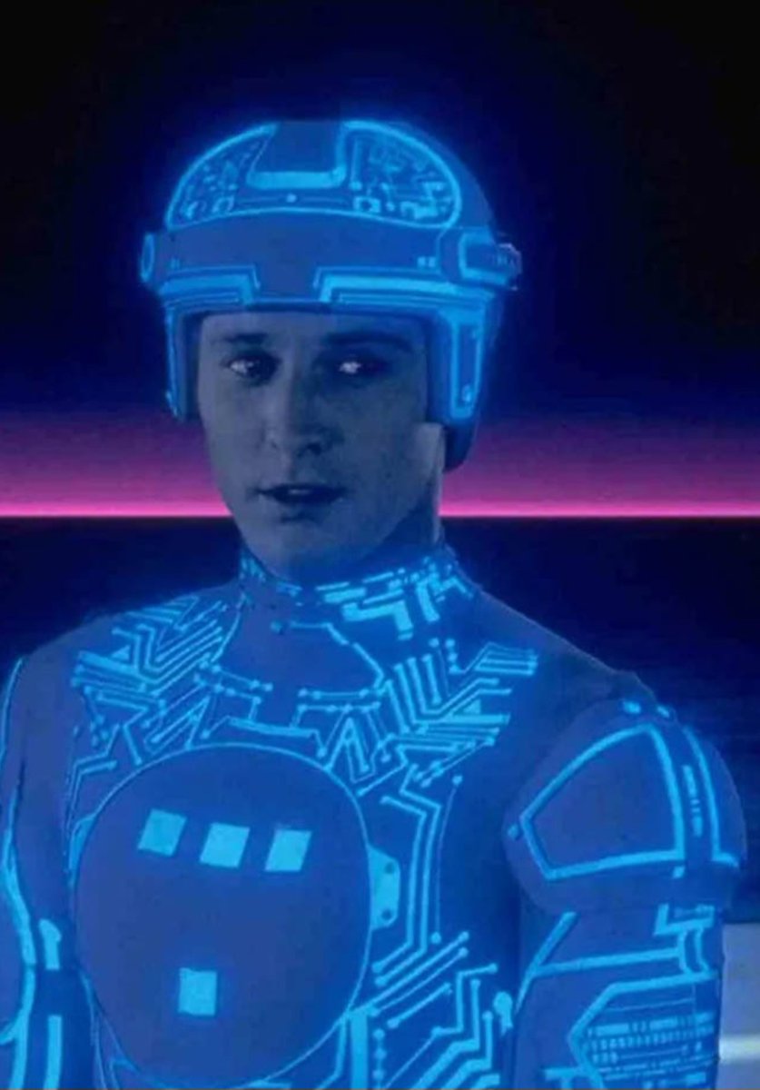 TheSpyFamily's tweet image. If anyone happens to see #Tron please send him my way. I need him to throw a couple of discs at my computer so it will start behaving itself again! LOL
#TechIssues #TechFun
#SickOfBackingUp
#GoingAmish