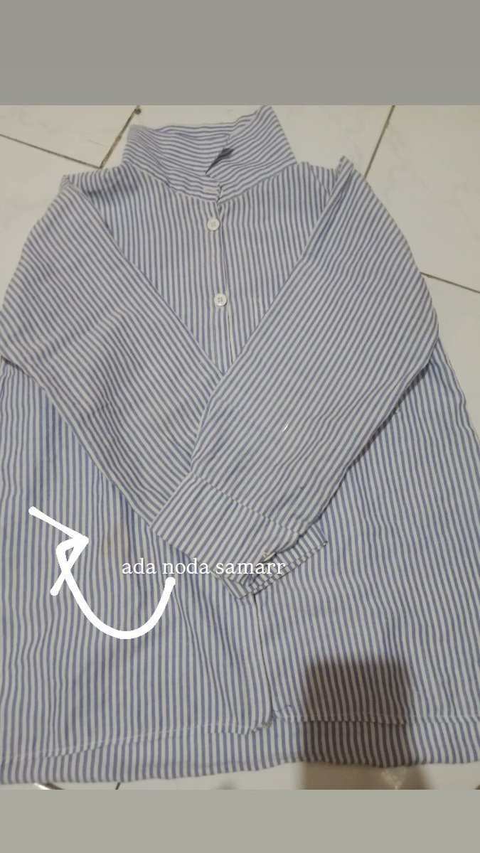 138nanajae's tweet photo. gess ayo dibelii lagi bu banget😭😭 bisa oyen yaa
kemeja salur denim 15k
jeans 37k
shoulder bag 15k (cm di pake sekali) https://t.co/nTCuFctZ5T