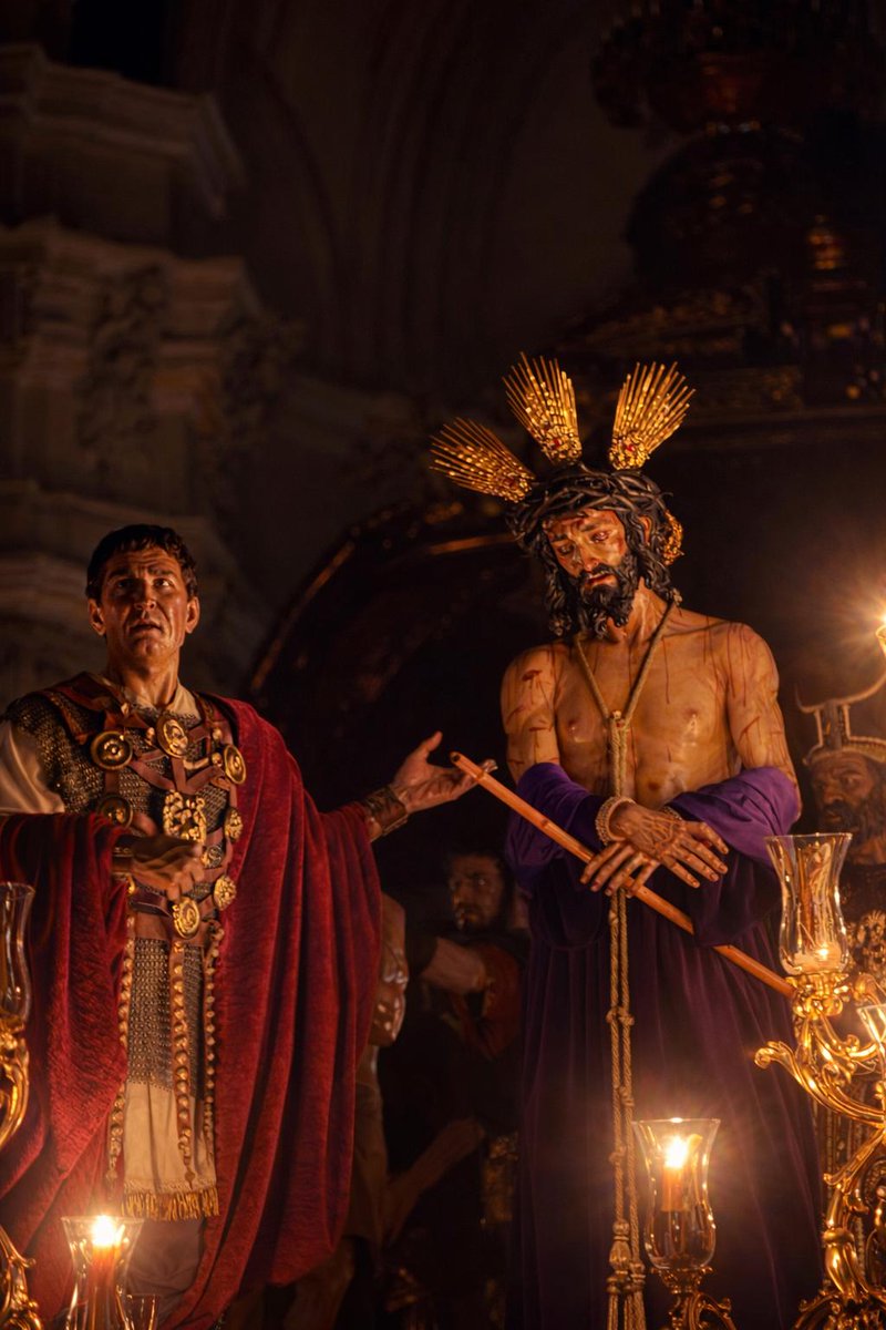 Otro año mas,otro Domingo de Ramos que acaba...
Pero seguiré entrando con mi pepillo como cada dia que vamos "Al Parque del Señor" como dice mi Pepillo.
Siervo de tu Humildad,Rey del Compás.