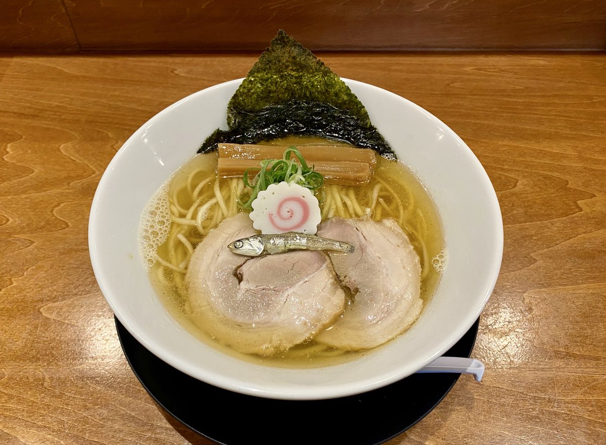 長原のほんだめん。にて通詞島の塩らーめん‼︎
ふくよかな魚介出汁に旨みの深い塩のカエシ
さすが麺処ほんだの姉妹店