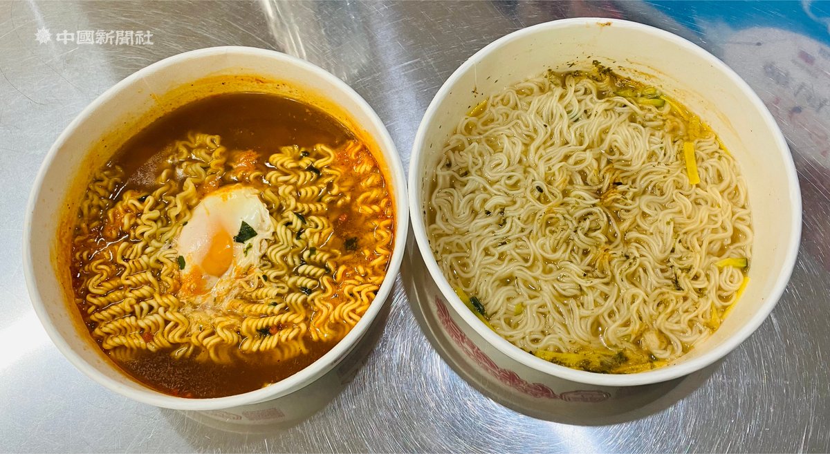 【呉・広島市】韓国インスタントラーメンブーム、広島にも　セルフ調理店続々
chugoku-np.co.jp/articles/-/807…

壁一面に並ぶ袋麺を選び、専用機で湯を注ぐ現地流の「食のエンターテインメント」が、会社員や学生の熱い視線を集めています。
卵やチーズなどを加え、好みの味にアレンジも可能。