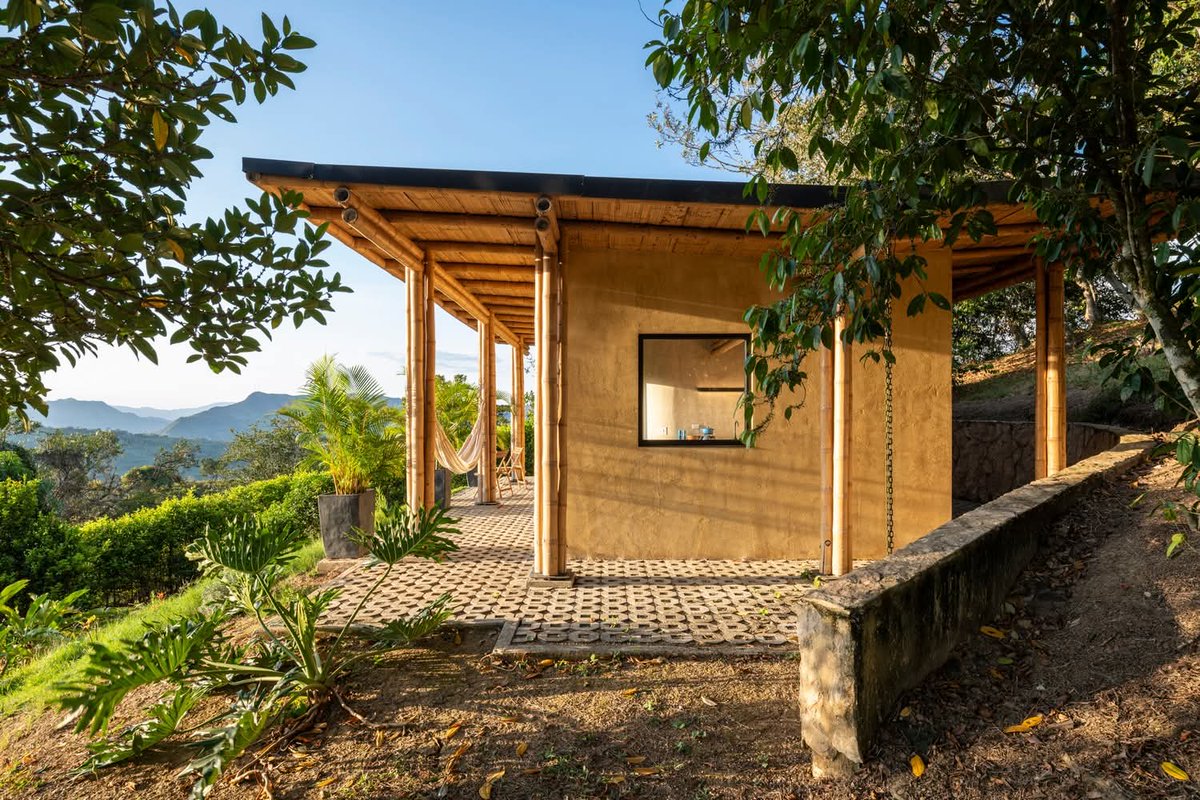 CPMMwangi's tweet photo. The retreat by obreval design.
Bamboo x rammed earth.

Total peace.👌 https://t.co/KPlXgf6yJF