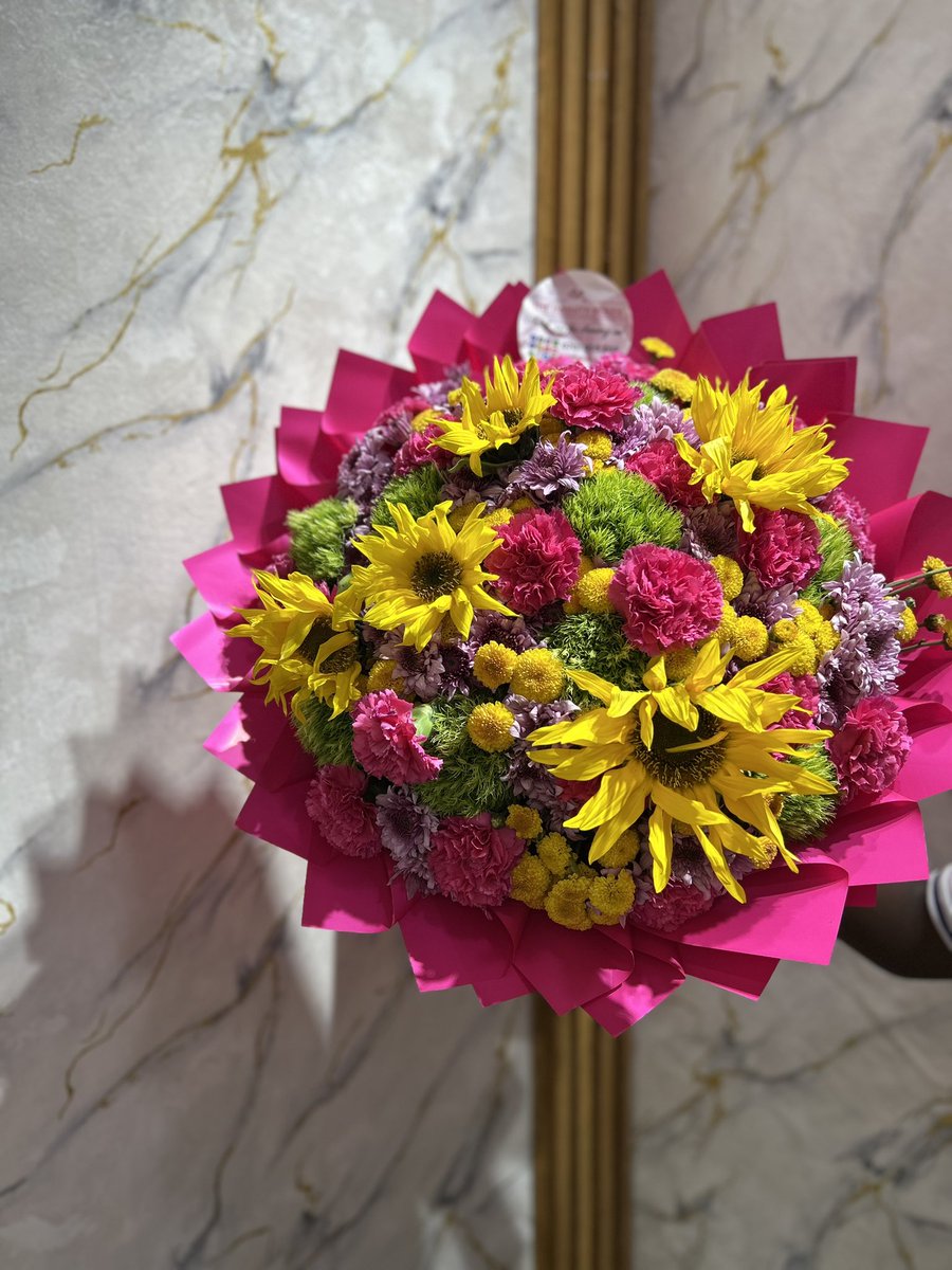 Alicia infinity roses tweet media