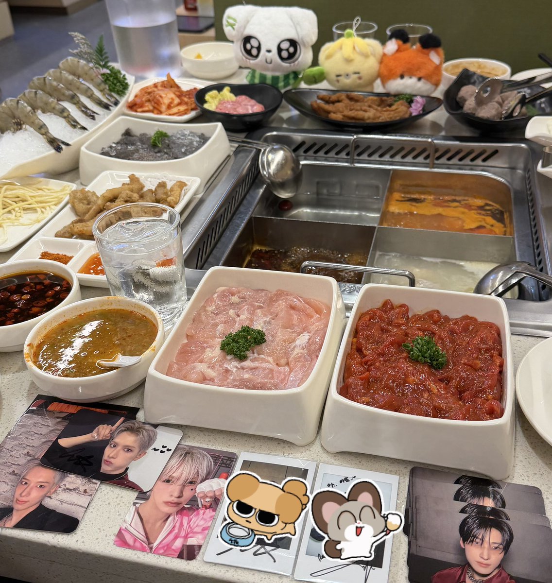 냠냠냠냠냠…• ؎ •
