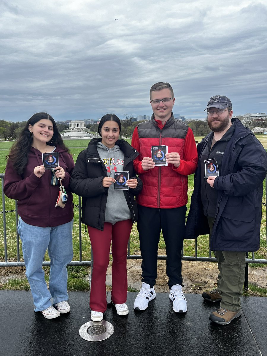 Sarah Mahinay tweet media