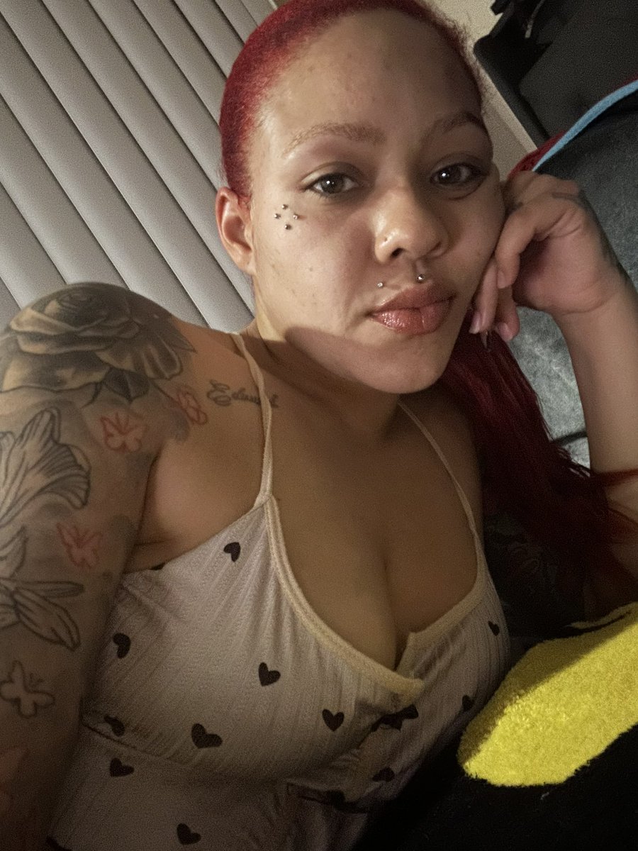 onlyfans.com/reddstaackz
Lounging Around Waiting On Those Nut Videos 😈 Don’t Be Shy 🥵🥵