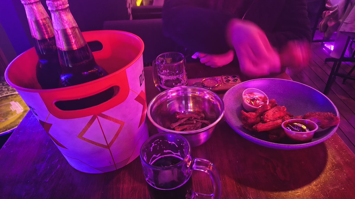 Andamos en la  Juárez 
Por si  gusta venir a conocernos 
#perronegro