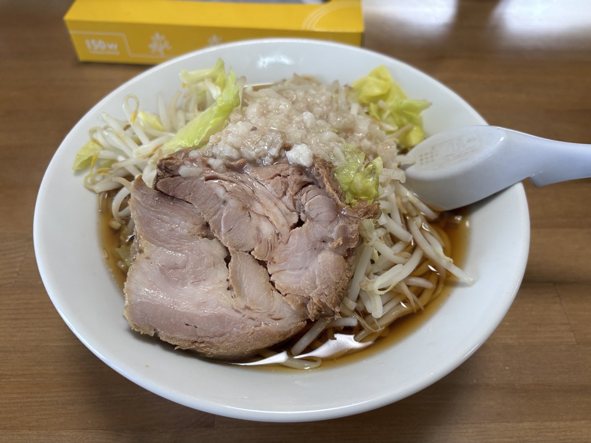 onisan_007's tweet photo. 激久しぶりの豚ラーメンうめェ〜 https://t.co/hTw3I9rqFv