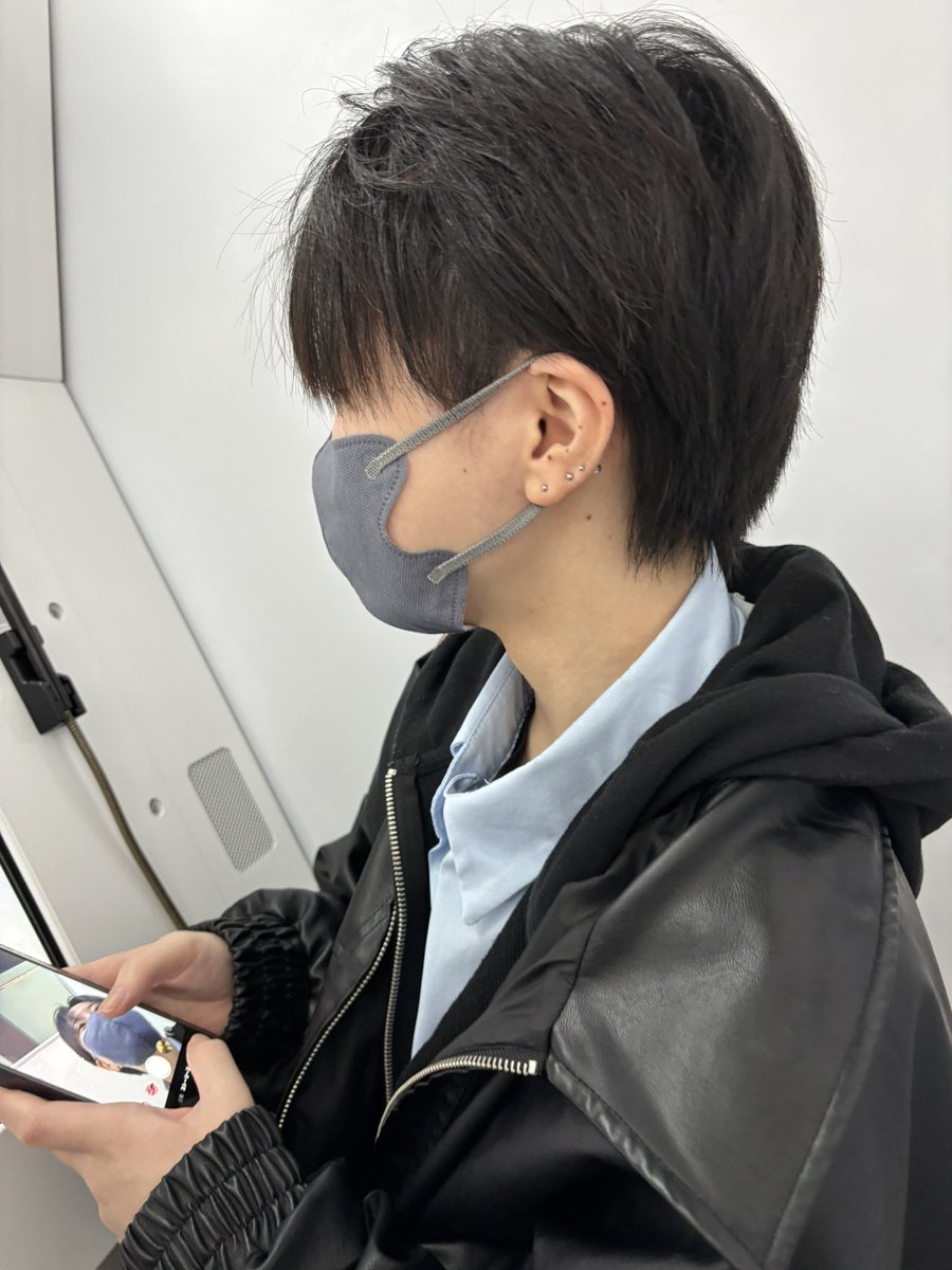 モチ tweet media