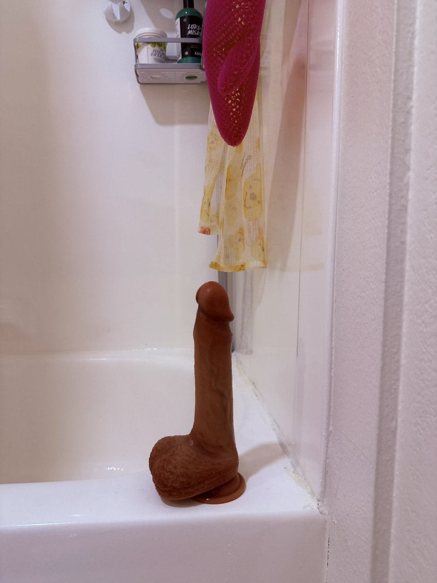 Darlinggoosey's tweet photo. everything reminds me of him… jk this one is emotionally stable 

#nsfwtwtًً https://t.co/PbFJh6IWCX