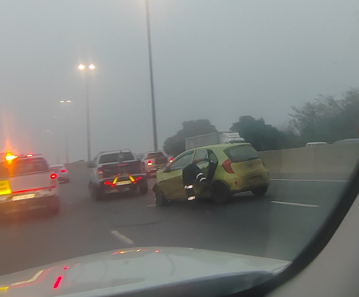 sugarmavi1's tweet photo. @TrafficSA Good morning. Accident before the Jetpark offramp on N12 towards Benoni. https://t.co/9o4tOCUQOb