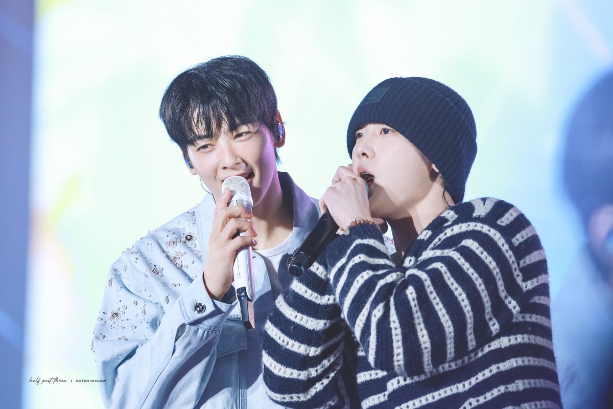 𝐡𝐚𝐥𝐟 𝐩𝐚𝐬𝐭 𝐭𝐡𝐫𝐞𝐞 tweet media