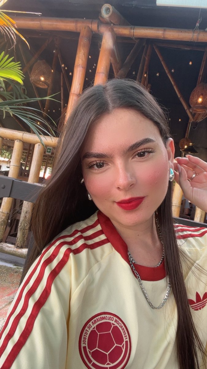 LAURA🌸 tweet media