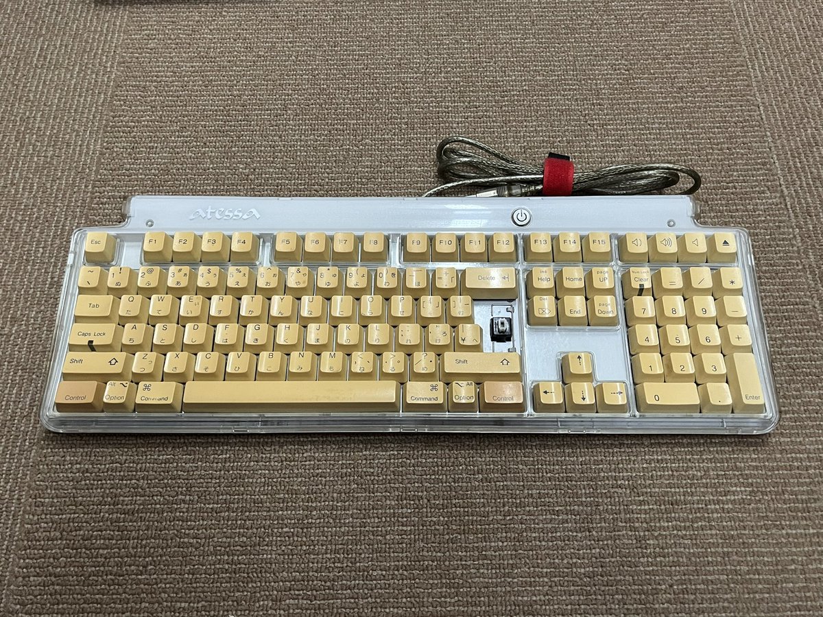 kageou's tweet photo. Macユーザーの一部には刺さるかもしれないキーボード4種。
2・3枚目はALPS軸のメカニカル。結構うるさい。 https://t.co/kJtqCk6A3g
