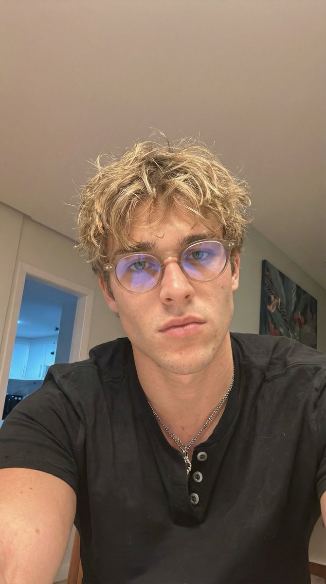 Alex young tweet media