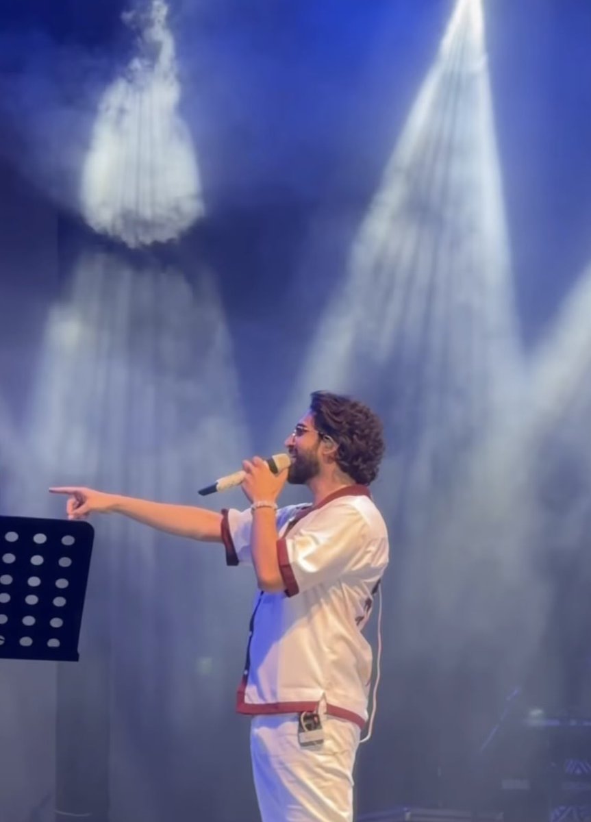 He was looking extra charming yesterday with those natural curls 😌❤️✨

 #AmaalMallik #Amaalians 
@amaalmallik
